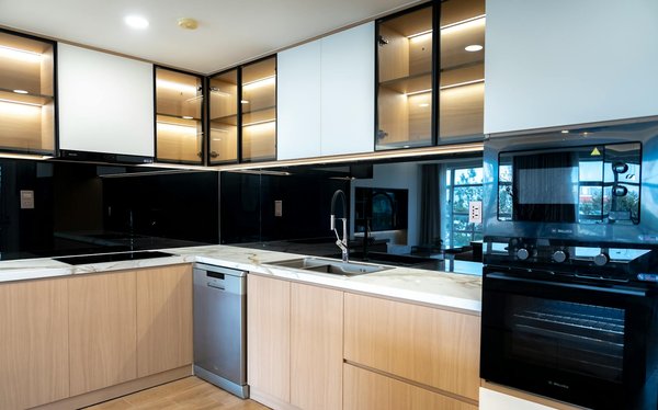 How do you negotiate with movers to get the best rate?